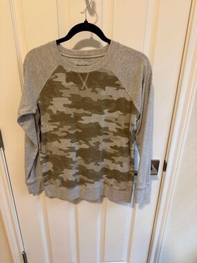 Eddie Bauer Gray & Olive Camo Raglan Sweatshirt